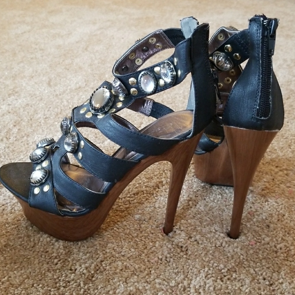 Black Heels w/ Stone Detail & Wood Heel